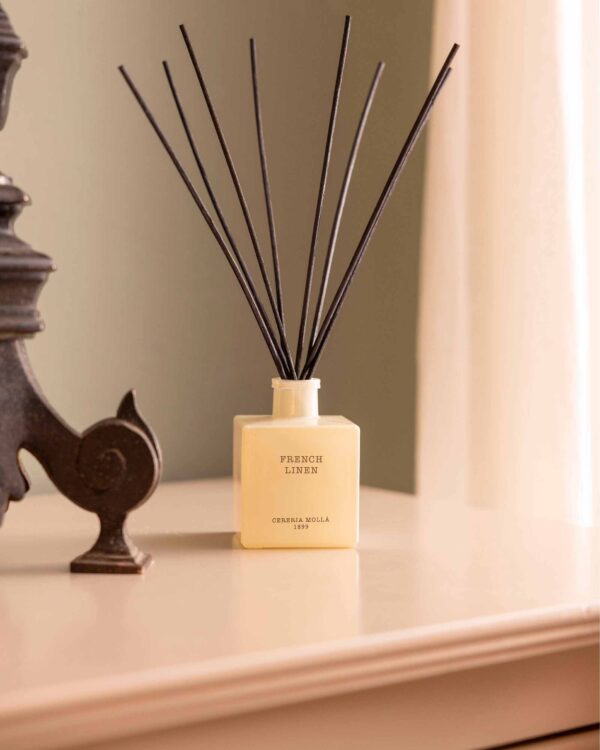 detalle del mikado perfumado con french linen de cereria molla en blanc barcelona Cerería Mollá - Mikado perfumado 100ml - FRENCH LINEN