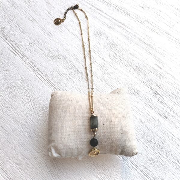 Beave - Collar corto con cadeneta y piedra gris - END GREY