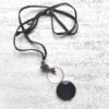Beave - Collar antelina gris con pieza lila