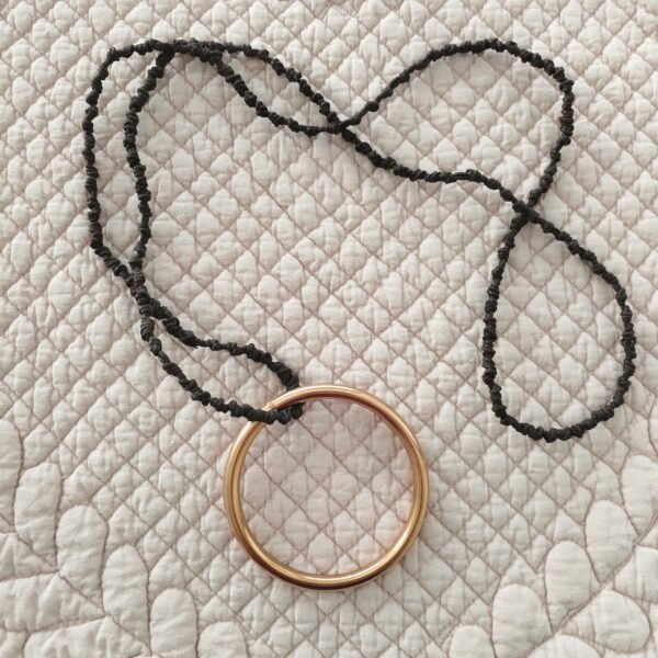 IMG_20251007_160130_edit_127337938234497 Collar largo con aro de acero chapado oro